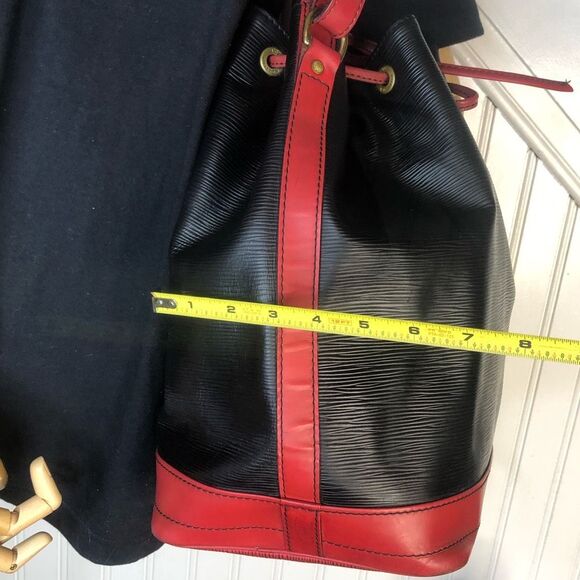 Louis Vuitton Black Red Epi Leather Noe GM Drawstring Bucket Shoulder Bag VI0922 - Picture 16 of 17
